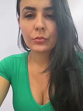 meninaveneno  online show from December 3, 4:49 pm