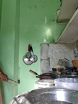 Hotty-Nidhi online show from December 18, 5:24 am