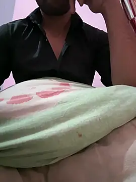 Snapshot of HARSHHU01 chatting on March 10, 8:59 am HARSHHU01 online show from March 10, 8:59 am