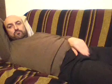 Snapshot of maxxxio12 chatting on March 17, 6:42 pm maxxxio12 online show from March 17, 6:42 pm