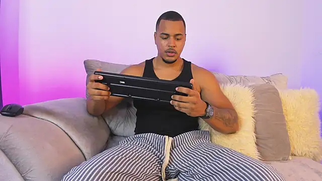 Snapshot of AshtonnSummer chatting on November 14, 8:29 pm AshtonnSummer online show from November 14, 8:29 pm