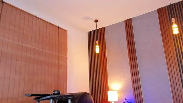 Snapshot of Abby_sinss chatting on December 1, 7:41 pm Abby sinss online show from December 1, 7:41 pm