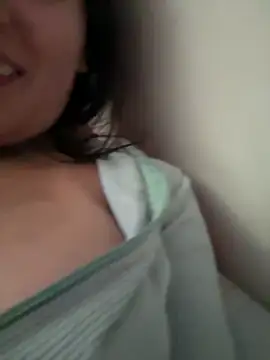 Lilith Thompson online show from November 9, 3:43 pm