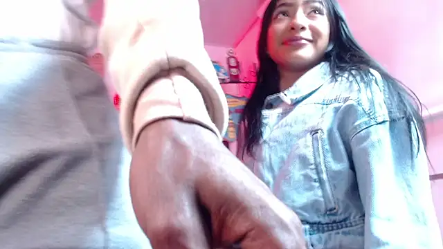 lili roussi online show from October 3, 4:53 am