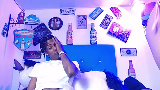 lili roussi online show from October 25, 12:18 am