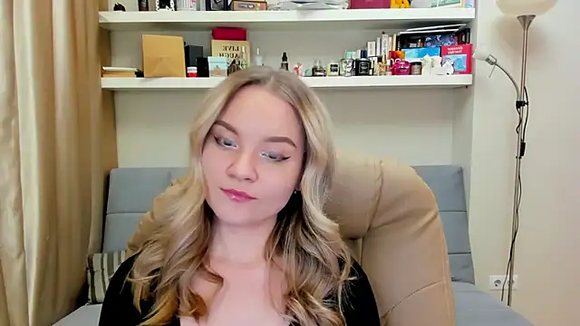 Kara Smith  online show from December 28, 10:13 pm