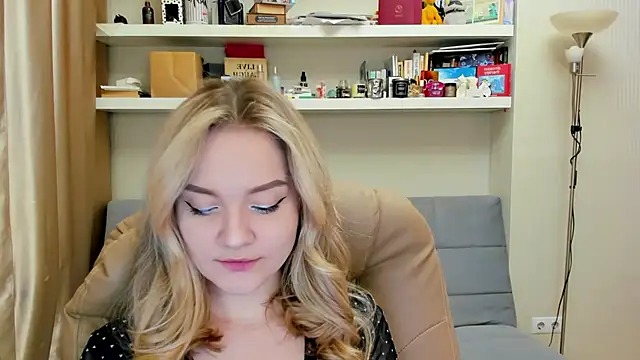 Kara Smith  online show from March 14, 11:43 pm