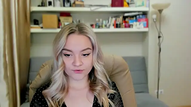 Kara Smith  online show from October 25, 12:07 am