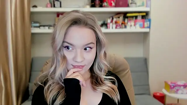 Kara Smith  online show from March 27, 11:48 pm