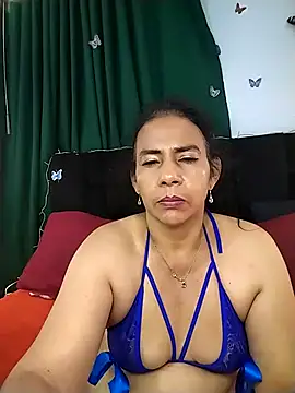 Snapshot of AlexaNovoa_ chatting on November 9, 1:48 am AlexaNovoa online show from November 9, 1:48 am