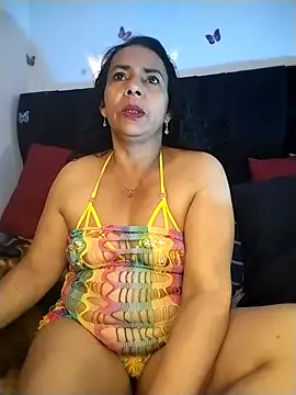 Snapshot of AlexaNovoa_ chatting on November 21, 1:37 am AlexaNovoa online show from November 21, 1:37 am