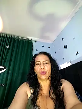 Snapshot of AlexaNovoa_ chatting on November 29, 1:08 am AlexaNovoa online show from November 29, 1:08 am