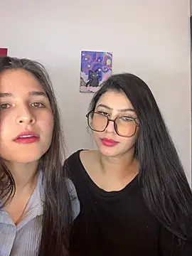 Snapshot of Sweet_and_Rous chatting on March 18, 4:37 am Sweet and Rous online show from March 18, 4:37 am