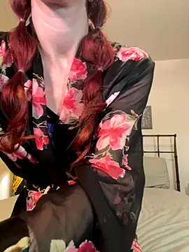 SusieandLacey online show from November 3, 12:24 am