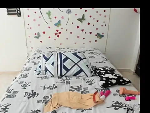 Snapshot of Olgahunder chatting on March 16, 5:07 pm Olgahunder online show from March 16, 5:07 pm