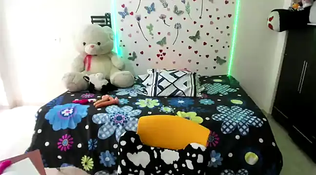 Snapshot of Olgahunder chatting on March 17, 5:38 pm Olgahunder online show from March 17, 5:38 pm