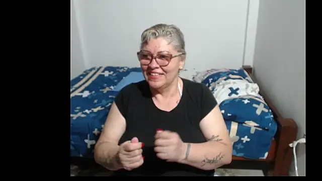 Snapshot of Olgahunder chatting on February 22, 8:40 pm Olgahunder online show from February 22, 8:40 pm