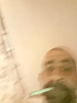 Snapshot of mayg chatting on May 17, 9:38 am mayg online show from May 17, 9:38 am