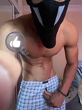 fragance21 online show from March 9, 8:21 pm