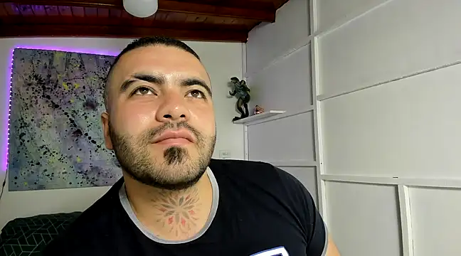 Snapshot of anubislogan chatting on March 22, 12:39 am anubislogan online show from March 22, 12:39 am