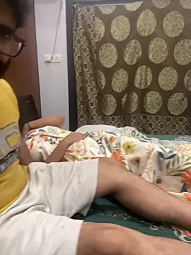 Snapshot of lustyindiancouple chatting on March 15, 7:09 am lustyindiancouple online show from March 15, 7:09 am