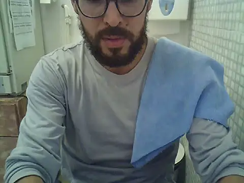 Snapshot of pdasgyn chatting on November 5, 5:02 pm pdasgyn online show from November 5, 5:02 pm