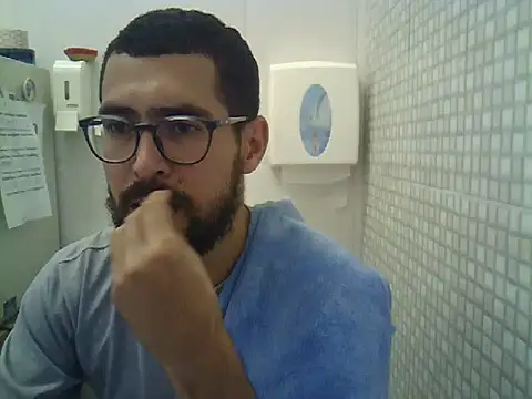 Snapshot of pdasgyn chatting on November 12, 2:17 pm pdasgyn online show from November 12, 2:17 pm