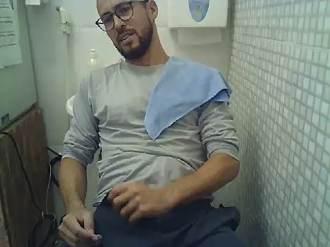 Snapshot of pdasgyn chatting on December 1, 1:05 pm pdasgyn online show from December 1, 1:05 pm