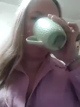 Snapshot of Irina3718 chatting on March 12, 4:46 pm Irina3718 online show from March 12, 4:46 pm