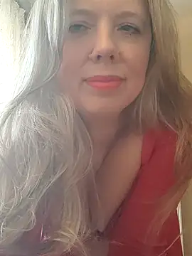 Snapshot of Irina3718 chatting on October 5, 10:24 am Irina3718 online show from October 5, 10:24 am