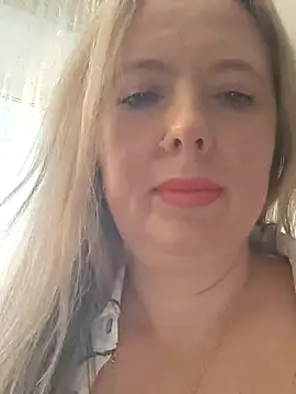 Snapshot of Irina3718 chatting on November 2, 2:08 pm Irina3718 online show from November 2, 2:08 pm