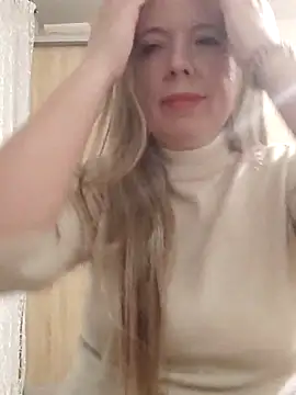 Snapshot of Irina3718 chatting on November 3, 4:19 pm Irina3718 online show from November 3, 4:19 pm