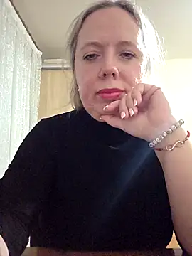 Snapshot of Irina3718 chatting on December 3, 4:49 pm Irina3718 online show from December 3, 4:49 pm