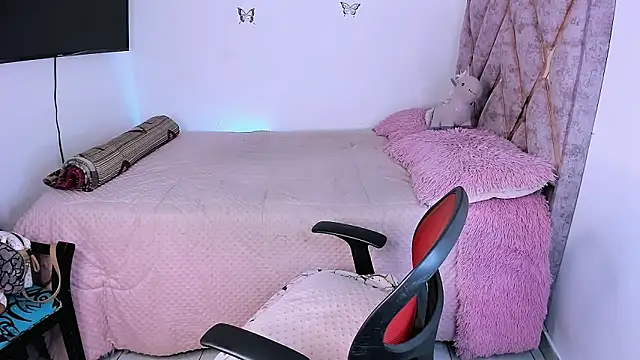 Tania rendon online show from March 29, 10:48 am