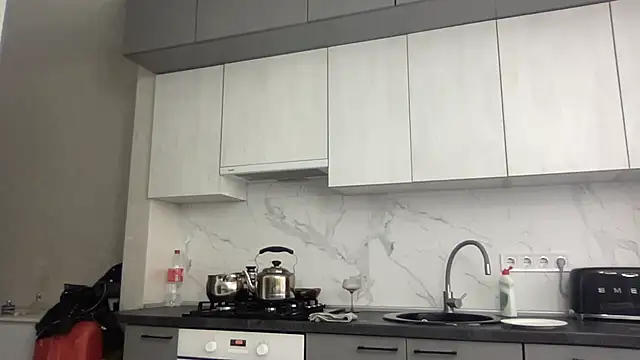 Snapshot of AngelinaMeov chatting on March 13, 1:50 pm AngelinaMeov online show from March 13, 1:50 pm