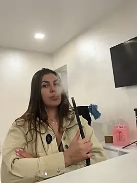 Snapshot of AngelinaMeov chatting on March 17, 4:43 pm AngelinaMeov online show from March 17, 4:43 pm