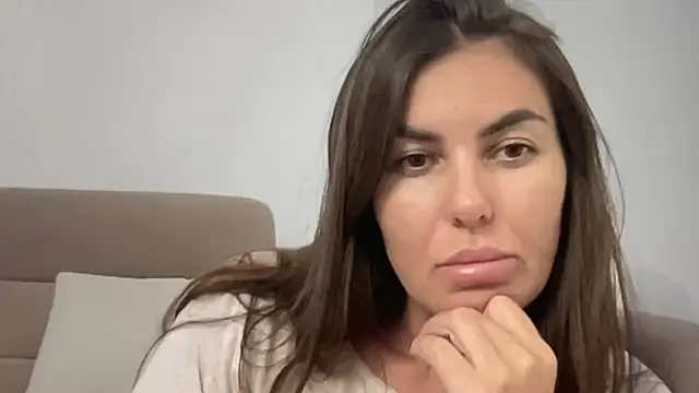 Snapshot of AngelinaMeov chatting on October 6, 2:47 pm AngelinaMeov online show from October 6, 2:47 pm