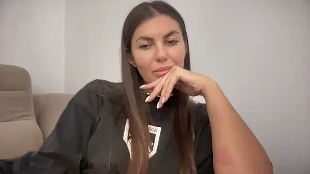 Snapshot of AngelinaMeov chatting on November 4, 7:46 pm AngelinaMeov online show from November 4, 7:46 pm