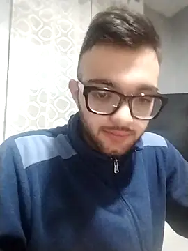 Snapshot of Francescodicristina44 chatting on February 10, 3:21 am Francescodicristina44 online show from February 10, 3:21 am