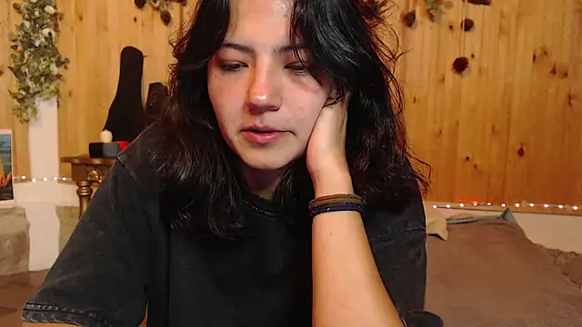 Snapshot of Asaray_T chatting on June 6, 1:21 am Asaray T online show from June 6, 1:21 am