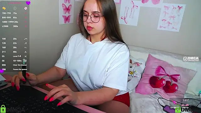 Snapshot of Lilysweet13 chatting on September 19, 2:07 pm Lilysweet13 online show from September 19, 2:07 pm