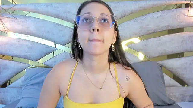 Snapshot of Sofiia_Rossee_ chatting on October 31, 8:10 pm Sofiia Rossee online show from October 31, 8:10 pm