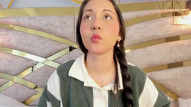 Snapshot of Sofiia_Rossee_ chatting on November 10, 7:57 pm Sofiia Rossee online show from November 10, 7:57 pm