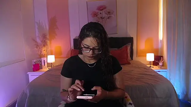 Snapshot of Rose_Thompson1 chatting on June 14, 1:35 pm Rose Thompson1 online show from June 14, 1:35 pm