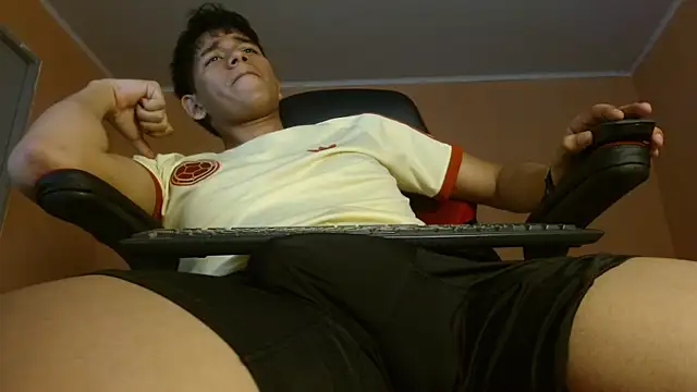 Snapshot of jettdread chatting on November 21, 6:39 pm jettdread online show from November 21, 6:39 pm