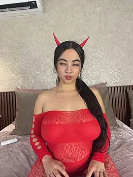 alisonnwalker2025 online show from July 16, 1:17 pm