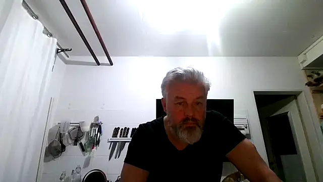 Berg Boy online show from February 14, 8:38 pm