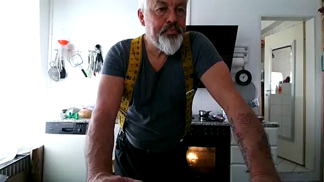 Berg Boy online show from March 25, 11:05 am