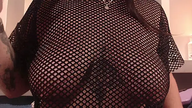 Snapshot of milu_w4llace chatting on October 28, 4:49 am milu w4llace online show from October 28, 4:49 am