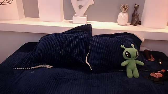 Snapshot of milu_w4llace chatting on November 26, 12:11 am milu w4llace online show from November 26, 12:11 am